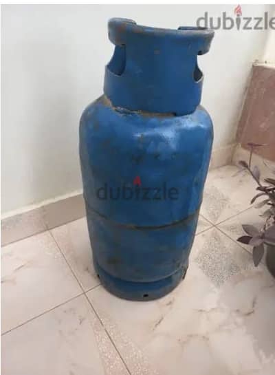 انبوبه للبيع بالمنظم و ممتلئه بسعر 2000