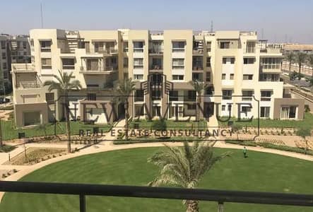 شقة أرضي مميزة للبيع في إعمار أب تاون كايرو مرحلة أورورا Emaar Uptown Cairo Aurora Phase مفروشة بالكامل بالأجهزة والمستلزمات
