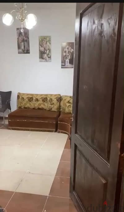 شقه مفروشه ايجار اكتوبر  بجوار صينية الواحات والحي السادس وقبل٨٠٠فدان