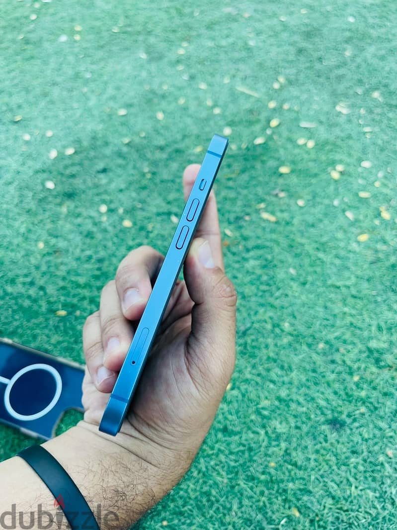Apple - iPhone 13 8