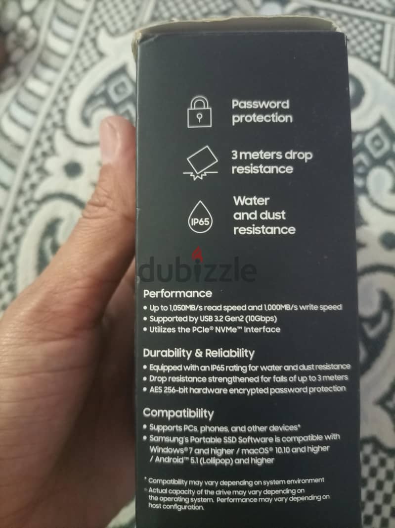 > *Samsung T7 Shield 1TB 3