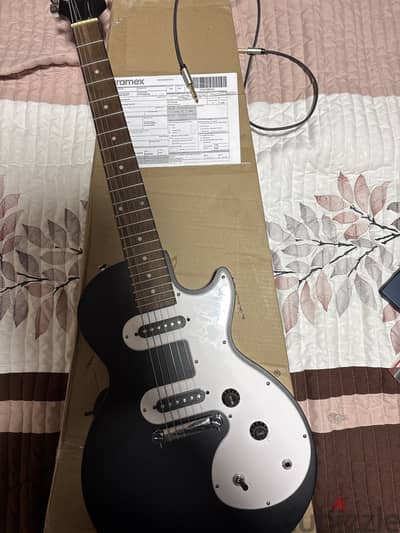 Electric guitar eiphone used for 1 day