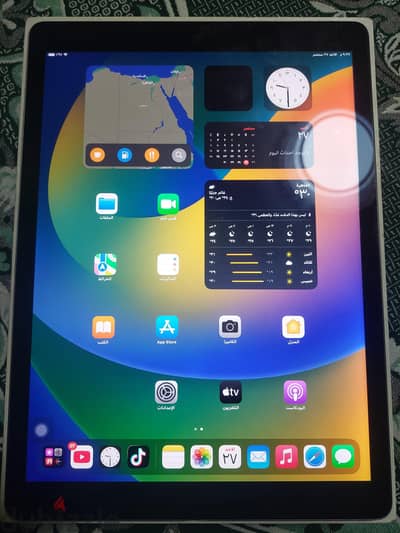 Ipad  pro 12.9 inch 2016 بصمة , زرار البور اللى فوق الجهاز مش شغال