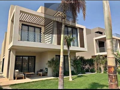 Villa for sale with a panoramic golf view 100% privacy fully finished Ready to move in Taj City Al Tagamoa in front of Cairo Airport