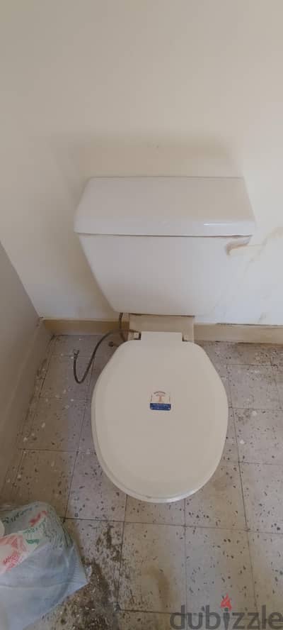 طقم حمام كامل مستعمل نضيف للبيع