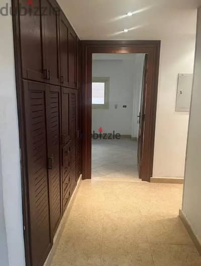 فرصه لن تتكرر عماره للبيع لقطه في الحي الخامس منطقه الفلل ٦اكتوبر. بسعر محروق لسرعة البيع