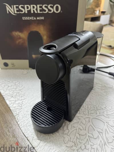 Nespresso coffee machine used like new few times