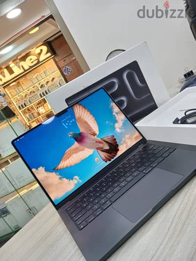 Mac Book pro m4 14 inch 512GB 16GB Ram used