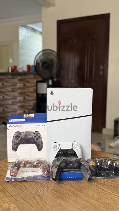 PS5 Used like new just fot two months