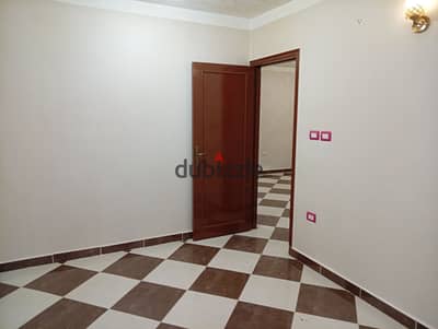 120 m apartment for annual rent family or groom super lux finishing includes all facilities water and electricity 3 bedrooms reception with two pieces kitchen bathroom first upper floor very comfortable stairs in Alexandria Al-Ajami kilometer 21 October entrance before the gate in a very distinguished location