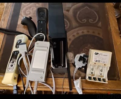 للبيع جهاز wii جديد تماما معاه 12    لعبه يعمل بحاله ممتازه وارد الاما