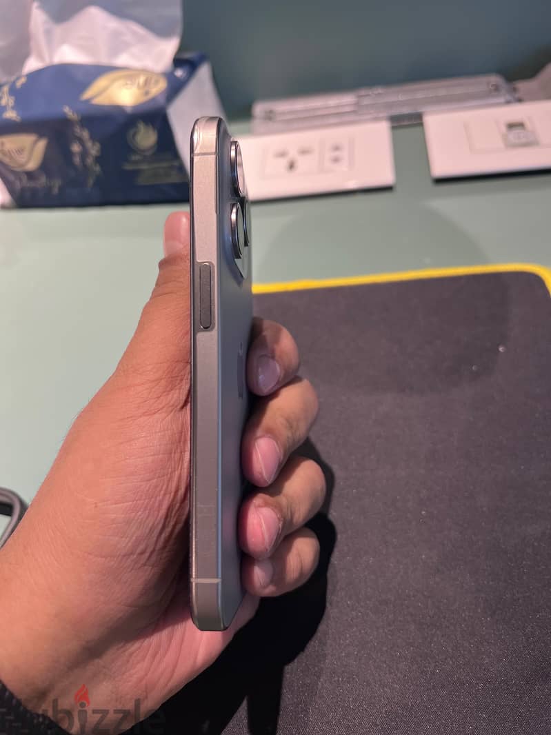 Apple - iPhone 15 Pro 7