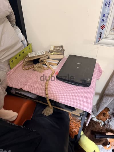 مكتب للمذاكره او كمبيوتر برفوف بتطلع وترجع