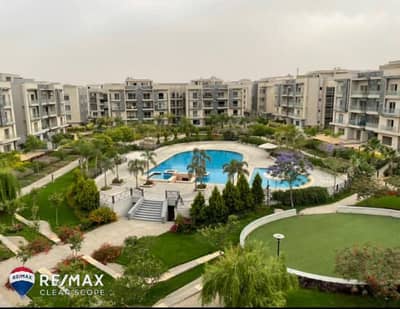 Finished Penthouse for sale with Pool view ready to move