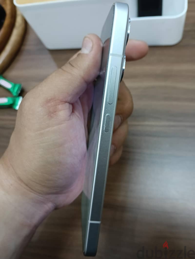 OPPO Reno 15 4