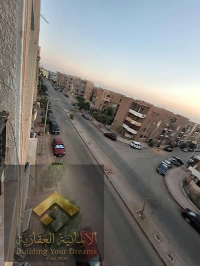 For rent, an empty apartment in the Third Settlement, Youth Housing, next to Future Mall, Mega Mall, and West Arabella, and New Cairo Hospital and the German University, 7 minutes from the American University and Future University, and South 90 Street.