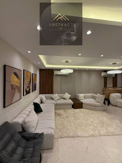 شقة 4 غرف استلام فوري في Stone Residence  التجمع الخامس بجوار قطامية هايتس