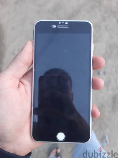 آبل - آيفون 8 بلس