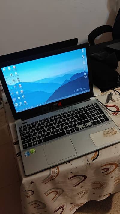 Acer Aspire V3-572 – i7 / 8GB RAM / 128GB SSD