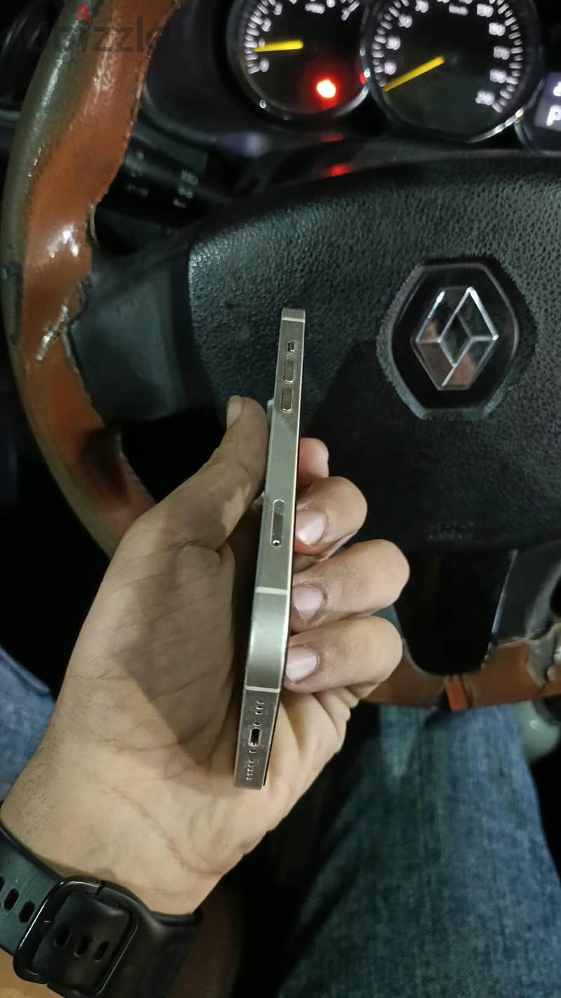 Apple - iPhone 14 2