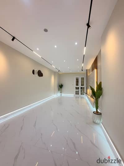 165 meters in a very distinguished location, central front, 3 pieces on the street, and VIP finishing at the highest level.