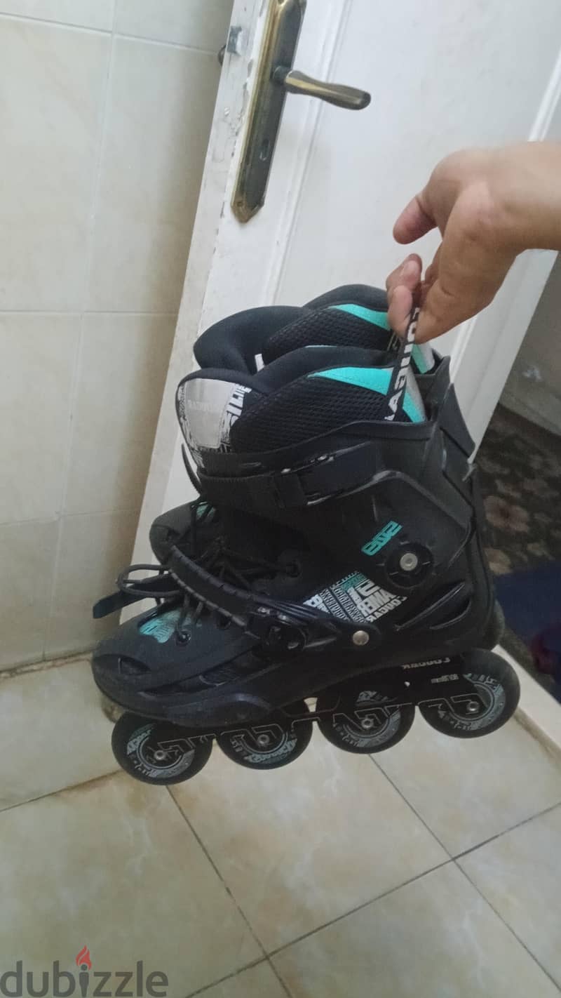 Cougar 509 Roller Skates - Lightly Used 2