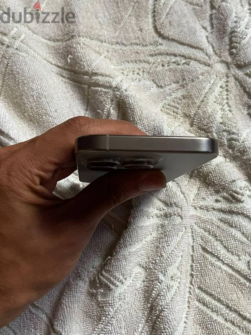Apple - iPhone 15 Pro 2