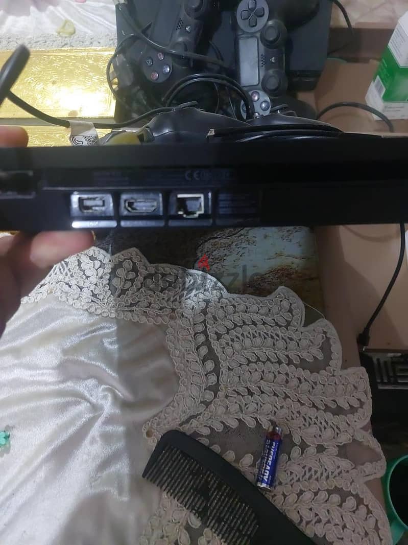 ps4 silm 1
