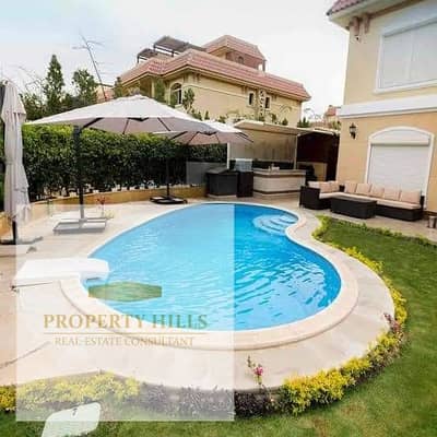Villa for sale at the old price, Katameya Heights, ready for viewing with installments and a low down payment.