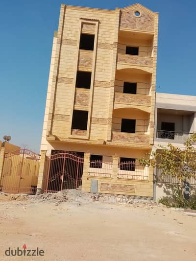 للبيع عماره مبنيه بالكامل مدينة بدر