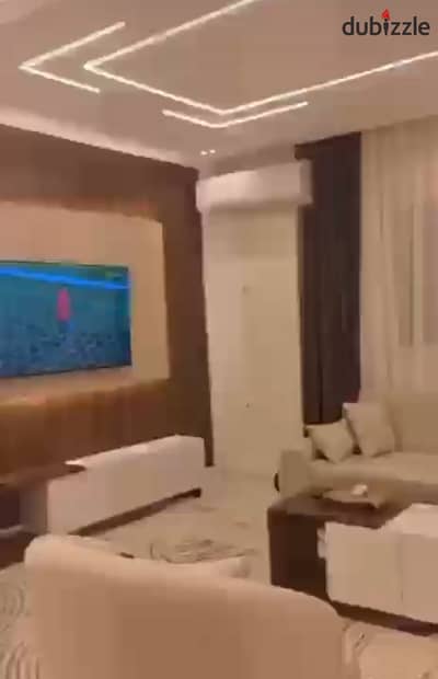 شقة للبيع في شارع شهاب المهندسين ٣ غرف ٣ حمام مسجلة بالفرش والأجهزة والتكييفات