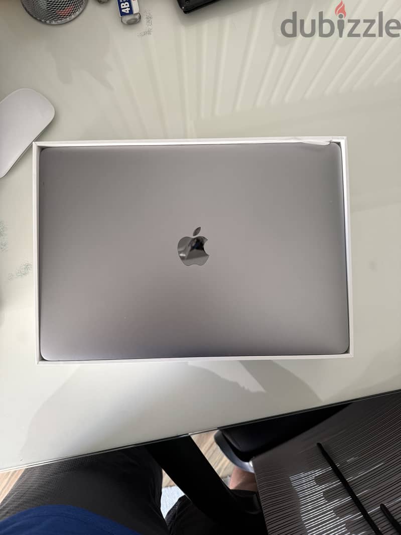 MacBook Air 2020 intel quad core 1