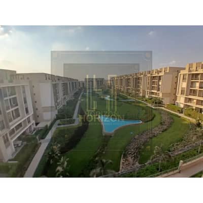 افضل شقة 250م بالتكييفات للايجار في فيفث سكوير المراسم التجمع القاهرة الجديدة Apartment rent Fifth Square Marasem New Cairo
