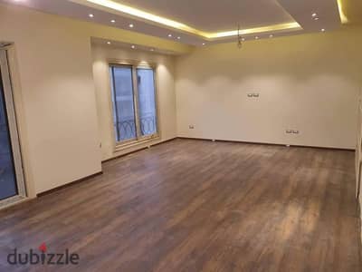 شقه للايجار دور اول ١٦٥م بالمطبخ بجوار مدرسه ماجيستي الخمايل الشيخ زايد