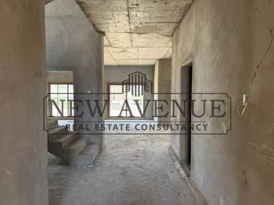 اقل من سعر السوق فيلا مستقلة للبيع في كومباوند سيتي جيت بمساحه كبيره في City Gate