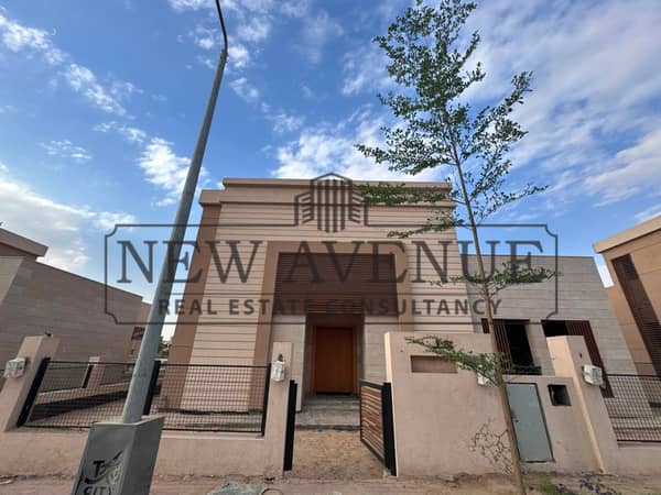 Standalone Villa in Taj Ville Direct on Lake Ready to Move with Prime Location