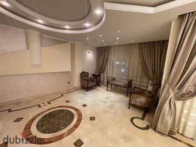 شقه لقطه للبيع 183م ثالث باسانسير تشطيبات خاصه 4نوم و 3حمام بحري