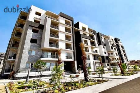 شقه ارضي بجاردن للبيع ٣ غرف بكمبوند جامعه القاهره
