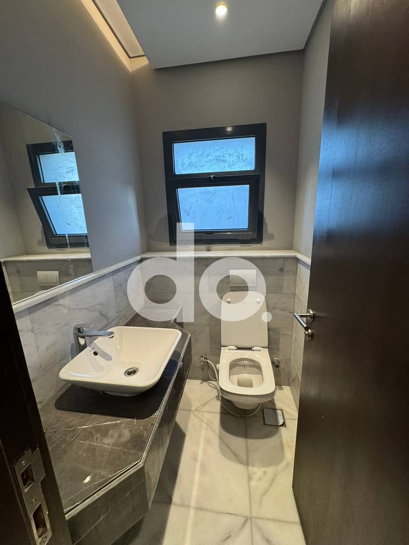 5 BR Penthouse in Villette, photo 10 of 13