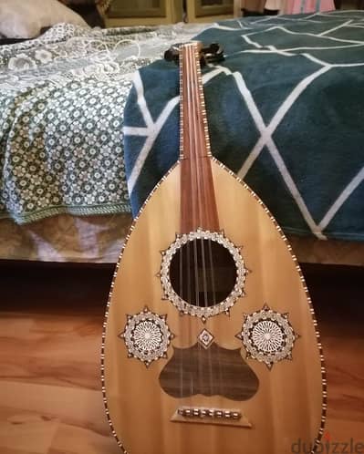عود مميز للبيع