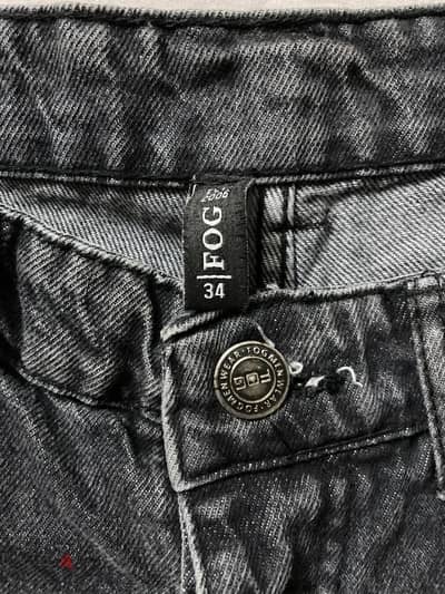 شورتين جينز. . jeans