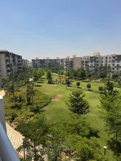 شقة مفروشة للايجار فى مدينتى B12 فيو وايد جاردن فرش مودرن ومكيفة بالكامل تشطيبات خاصة