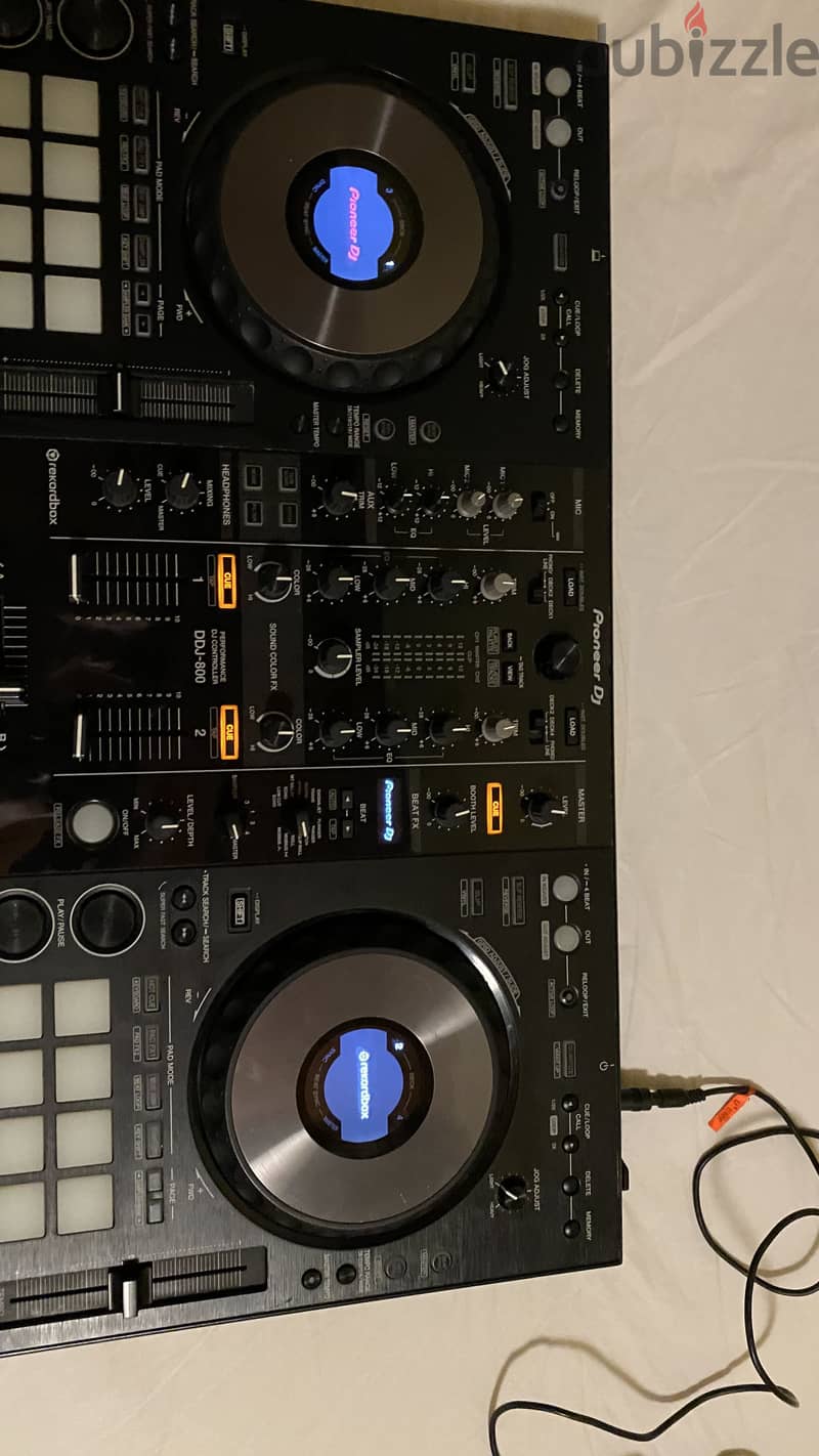 Pioneer dj800 controller 2
