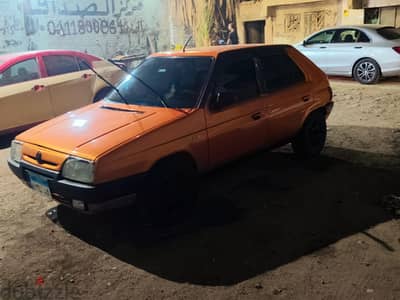سكودا فافوريت 1994