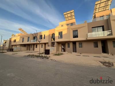 تاون هاوس استلام فوري في سوديك بالقرب من بيفرلي بسعر؟؟