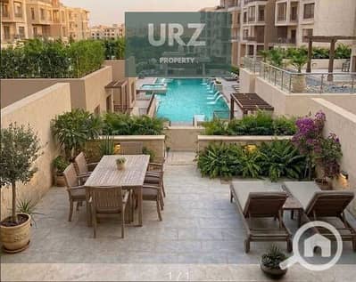 للبيع بنتهاوس مع روف 130 بانورامي مفتوح علي pool & park بخصم هائل  علي طريق السويس مباشرة بالقرب من الباتيو سولا وبجوار The spine مدينتي دقائق من Auc
