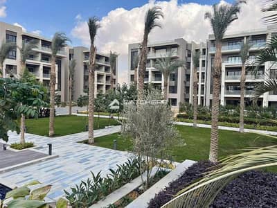 Apartment for sale—ready for viewing and immediate occupancy—featuring ultra-super-lux finishes. Located in Idris East, one of the most prestigious co