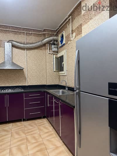 مطبخ كامل ٩متر استعماله زيو  زي الجديد