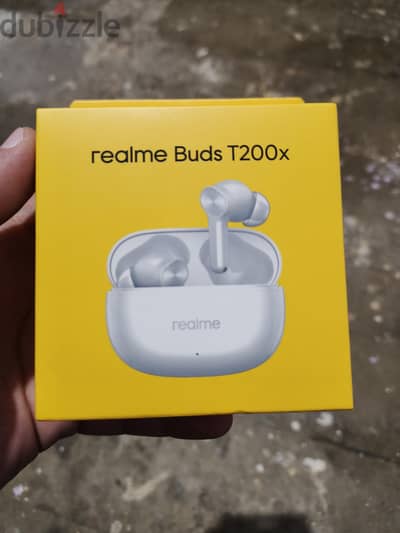 Realme T200x