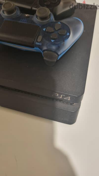 Play station 4 slim